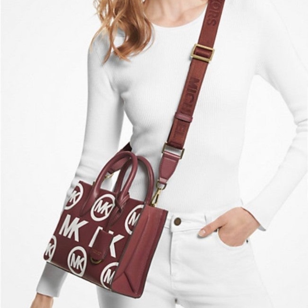 MICHAEL KORS
Mirella Small Logo Embossed Pebbled Leather Crossbody
DK CHERRY
NWT